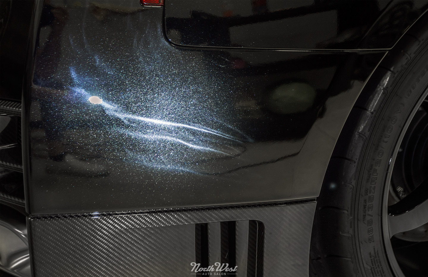 Nissan-GT-R-NISMO-New-Car-Detail-holograms-2-s